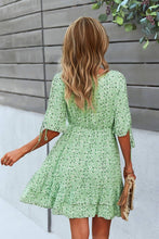 Load image into Gallery viewer, V Neck Floral Short Sleeve Dress: GREEN / M