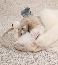 Load image into Gallery viewer, Moo - Feathered Cat Hat