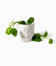 Load image into Gallery viewer, Amelia Female Form Line Art Concrete Planter
