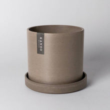 Load image into Gallery viewer, 7&quot; &amp; 4&quot; Signature Planter &amp; Saucer Wood Dust
