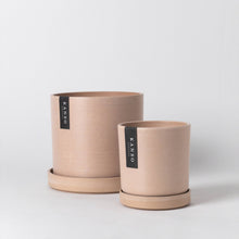 Load image into Gallery viewer, 7&quot; &amp; 4&quot; Signature Planter &amp; Saucer Wood Dust
