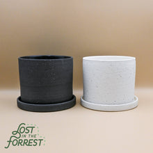 Load image into Gallery viewer, Easton Pot:  4.25&quot; Pot / Black
