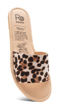 Load image into Gallery viewer, Catwalk Sandals
