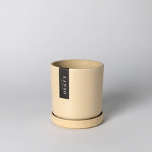 Load image into Gallery viewer, 7&quot; &amp; 4&quot; Signature Planter &amp; Saucer Black

