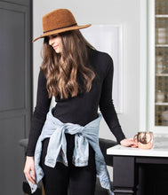 Load image into Gallery viewer, Britts Knits Getaway Foldable Panama Hat
