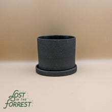 Load image into Gallery viewer, Easton Pot:  4.25&quot; Pot / Black
