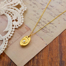 Load image into Gallery viewer, Vintage Fashion Oval Pendant Necklace: Gold / M
