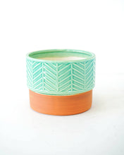 Load image into Gallery viewer, Two Color Leaf Vein Pot
