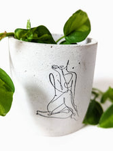 Load image into Gallery viewer, Amelia Female Form Line Art Concrete Planter
