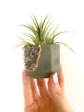 Load image into Gallery viewer, Mixed Color - Crystal Geode Concrete Planter
